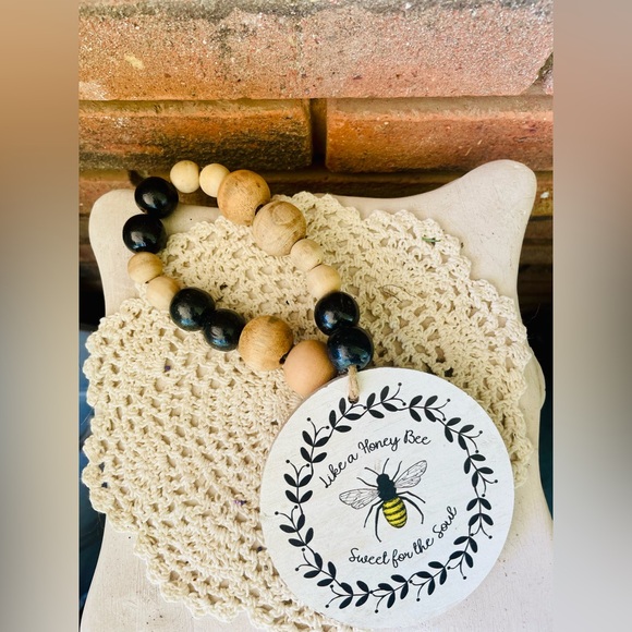 *Honey Bee Bead Hanger Sign - Picture 7 of 13